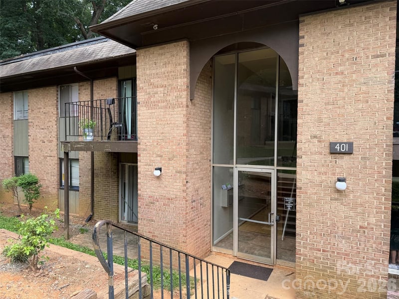 401 Orchard Trace Ln #8, Charlotte, NC 28213