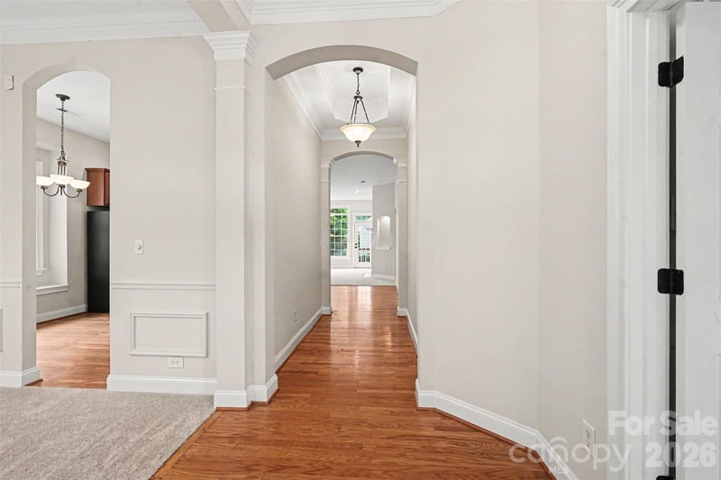 1205 Gainsborough Dr, Matthews, NC 28104