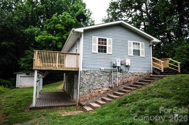 3122 Zion Church Rd, Hickory, NC 28602