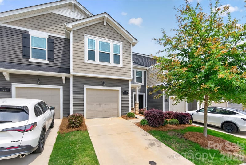 1211 Bigelow St, Charlotte, NC 28269