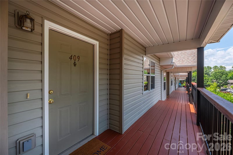 409 Carlyle Way, Asheville, NC 28803