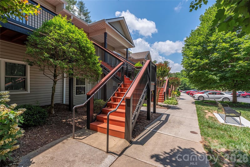 409 Carlyle Way, Asheville, NC 28803