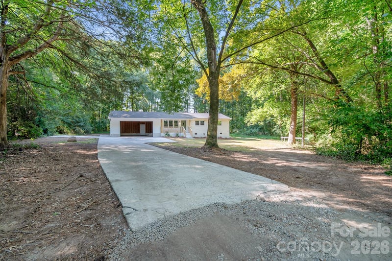 2177 Thornwell Rd, Lancaster, SC 29720