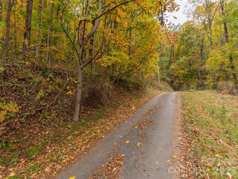 000 Sleepy Hollow Ln #13 & 14, Canton, NC 28716