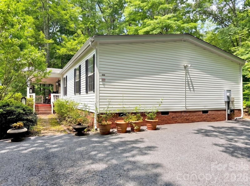 315 Oakstone Dr, Waynesville, NC 28785