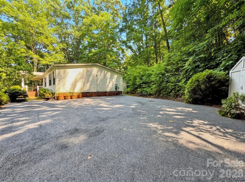 315 Oakstone Dr, Waynesville, NC 28785