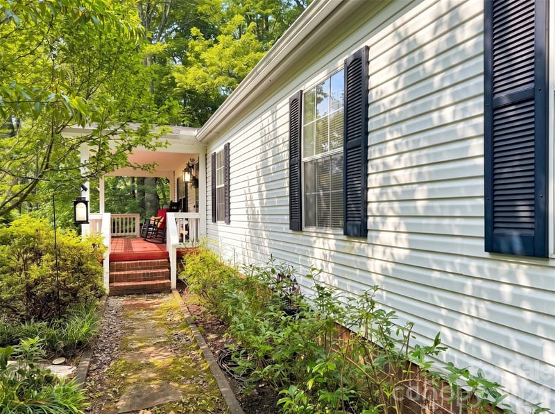 315 Oakstone Dr, Waynesville, NC 28785