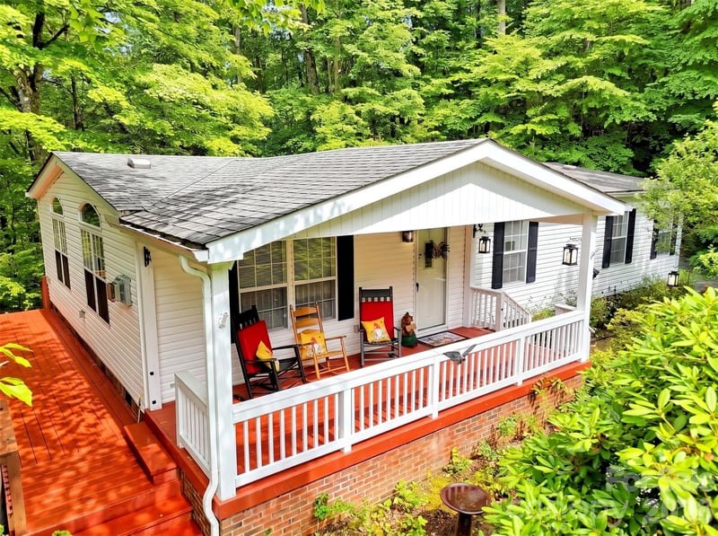 315 Oakstone Dr, Waynesville, NC 28785