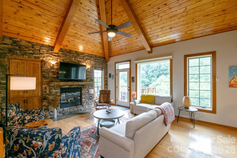 222 Creekside Way #D301, Burnsville, NC 28714