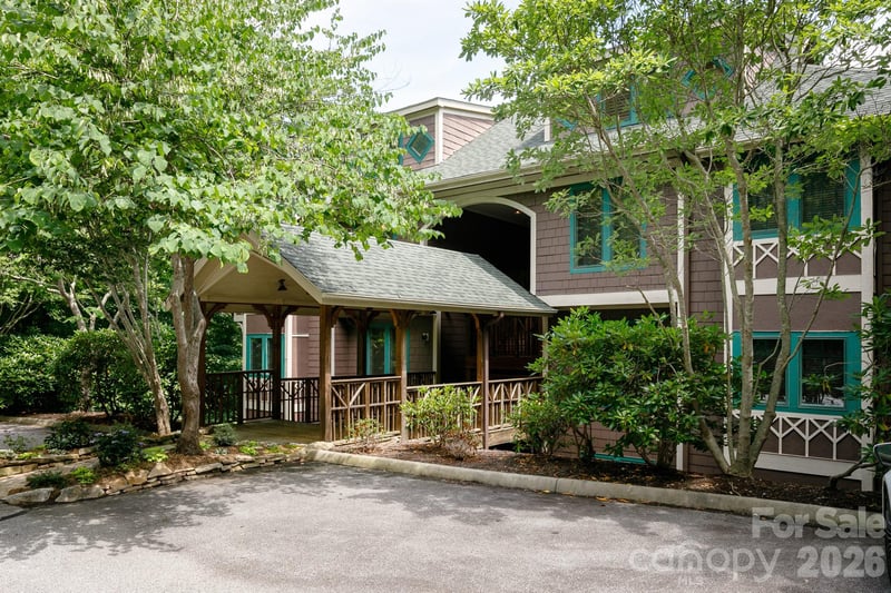 222 Creekside Way #D301, Burnsville, NC 28714