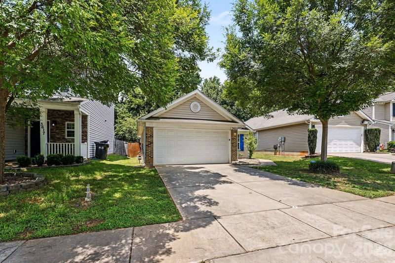 3621 Ernie Dr, Charlotte, NC 28269