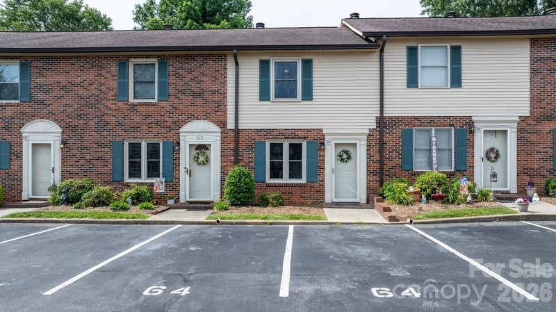 1330 5th St #64, Hickory, NC 28601