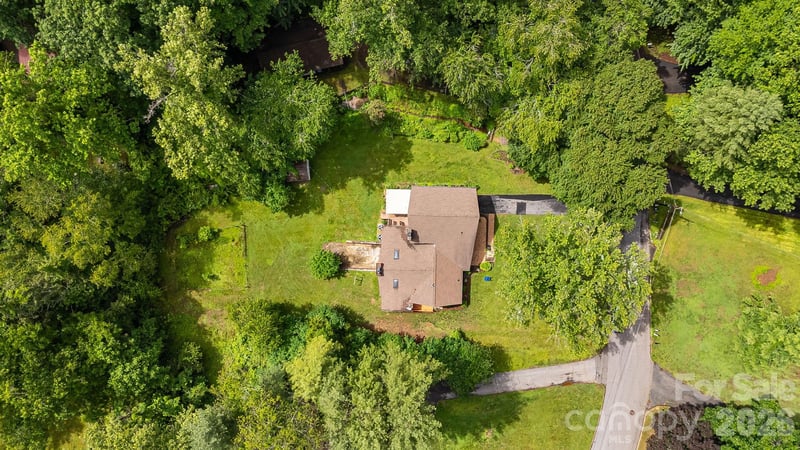 32 Mayfair Dr, Candler, NC 28715
