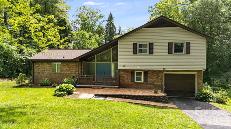 32 Mayfair Dr, Candler, NC 28715