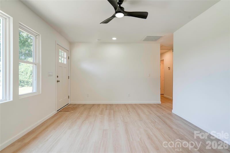 2994 Lutz Blvd, Newton, NC 28658