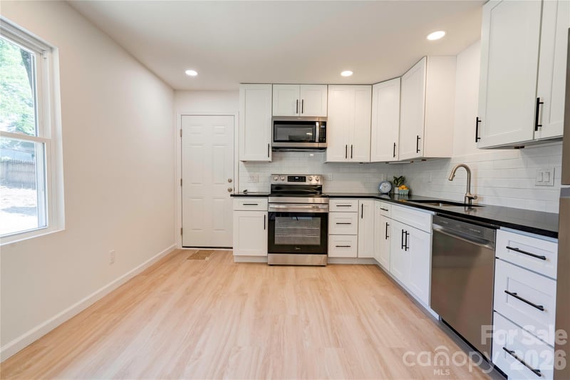 2994 Lutz Blvd, Newton, NC 28658