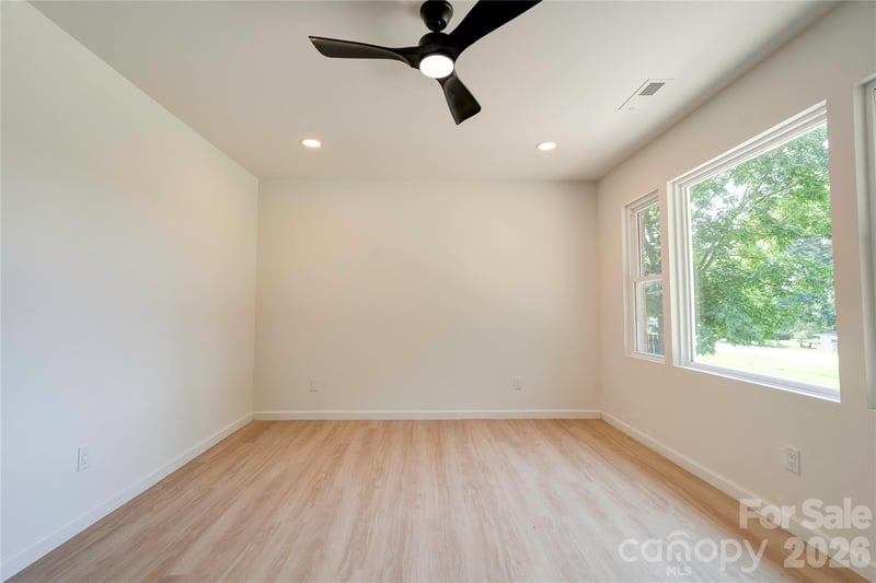 2994 Lutz Blvd, Newton, NC 28658