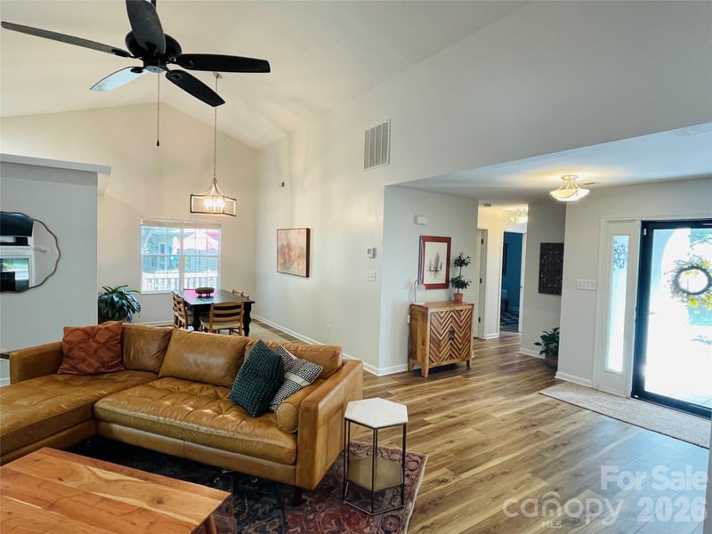 50 Stonebridge Dr, Asheville, NC 28805