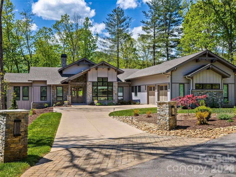 17 Nestlewood Dr, Arden, NC 28704