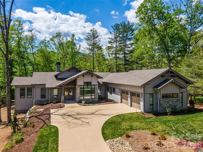 17 Nestlewood Dr, Arden, NC 28704