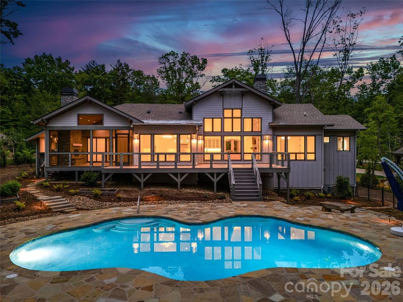 17 Nestlewood Dr, Arden, NC 28704