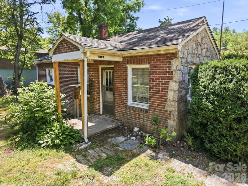 414 Whitted St, Hendersonville, NC 28739