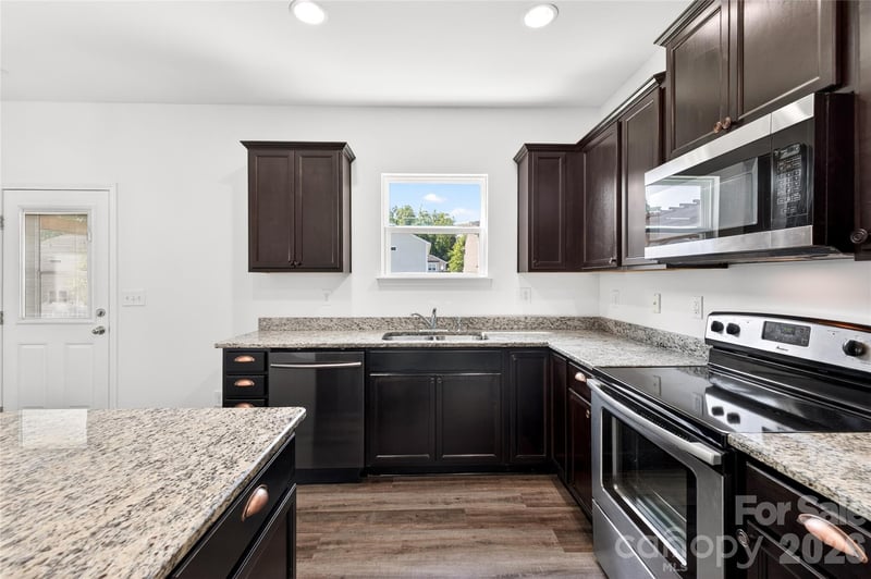 9013 Magnolia Lily Ave, Charlotte, NC 28227