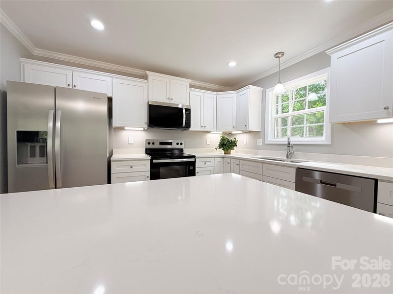 2489 Pineview Dr, Lancaster, SC 29720