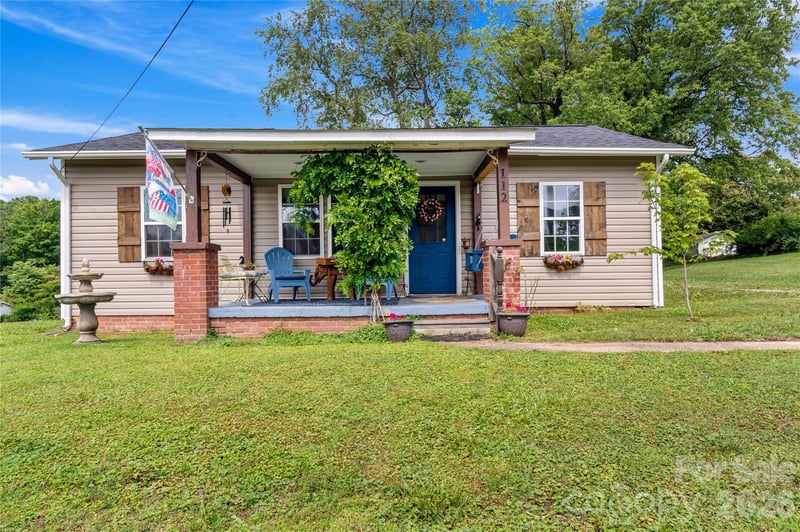 112 Hillcrest St, Jonesville, NC 28642