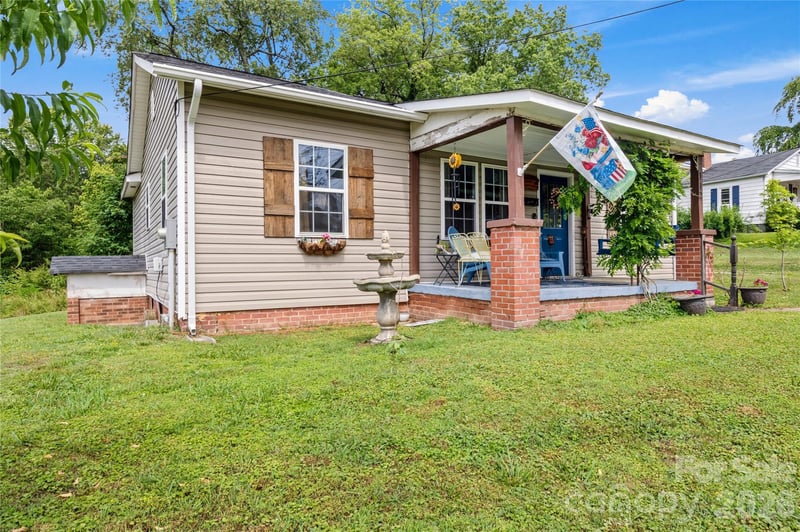 112 Hillcrest St, Jonesville, NC 28642
