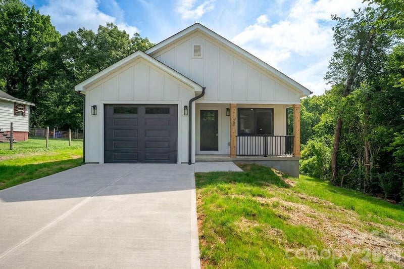 1120 Rosehill Dr, Lincolnton, NC 28092
