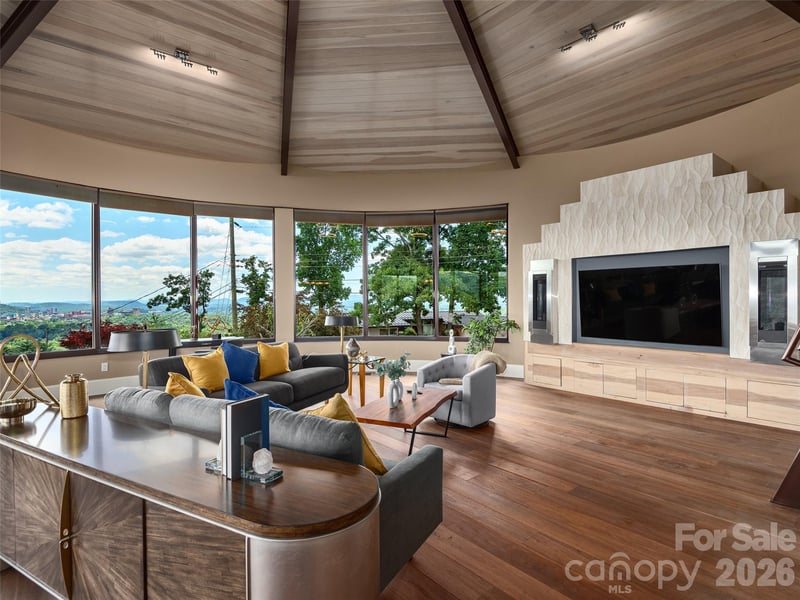 95 Horizon Hill Rd, Asheville, NC 28804