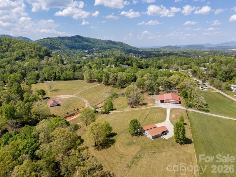 285 Mount Gilead Church Rd, Mills River, NC 28759