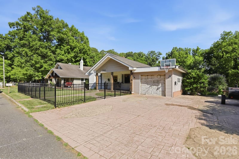 200 Feimster St, Statesville, NC 28677