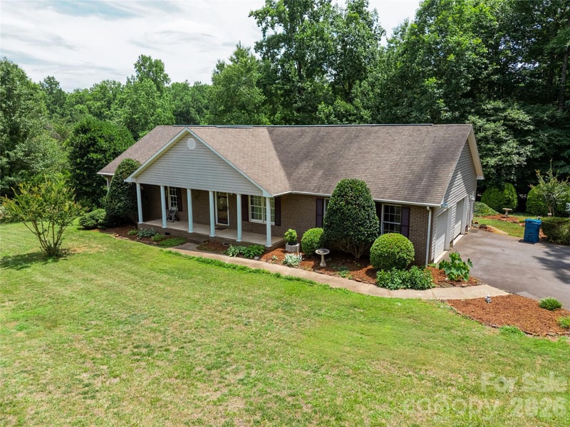 1724 Wellington Ave, Newton, NC 28658