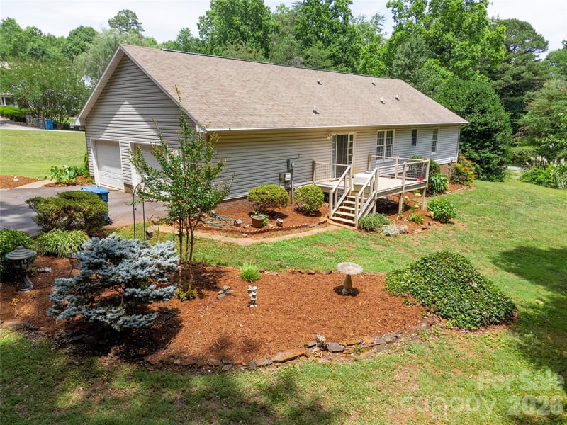 1724 Wellington Ave, Newton, NC 28658