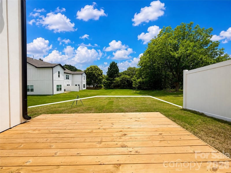 1242 Sharon Amity Rd, Charlotte, NC 28211