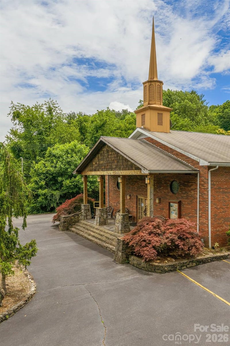 1127 Franklin Grove Church Rd, Bryson City, NC 28713