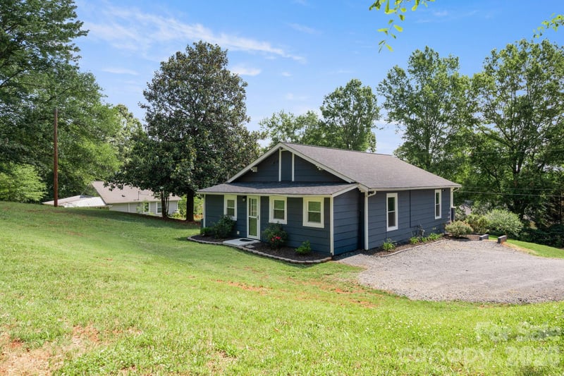 147 Hillside St, Rutherfordton, NC 28139