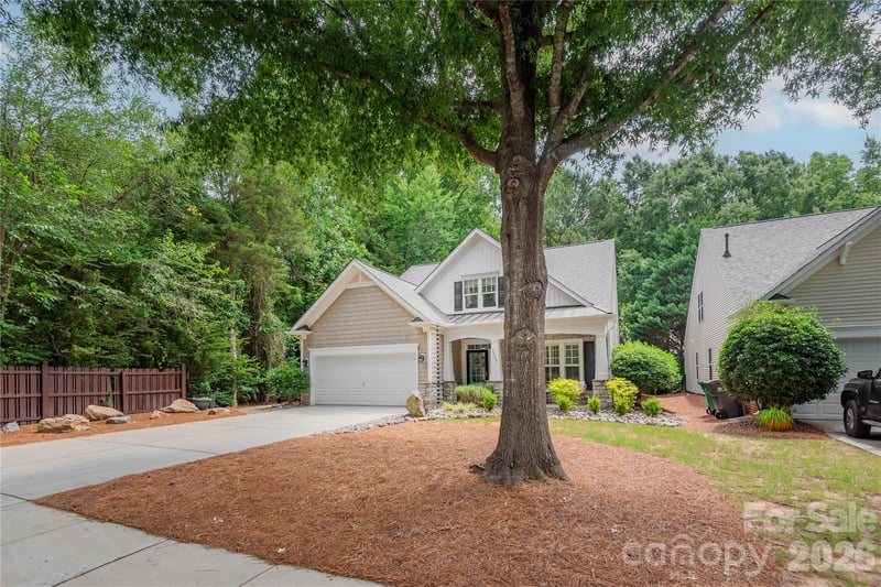 7330 Restoration Dr, Matthews, NC 28105