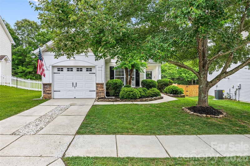 1732 Crabapple Tree Ln, Charlotte, NC 28214