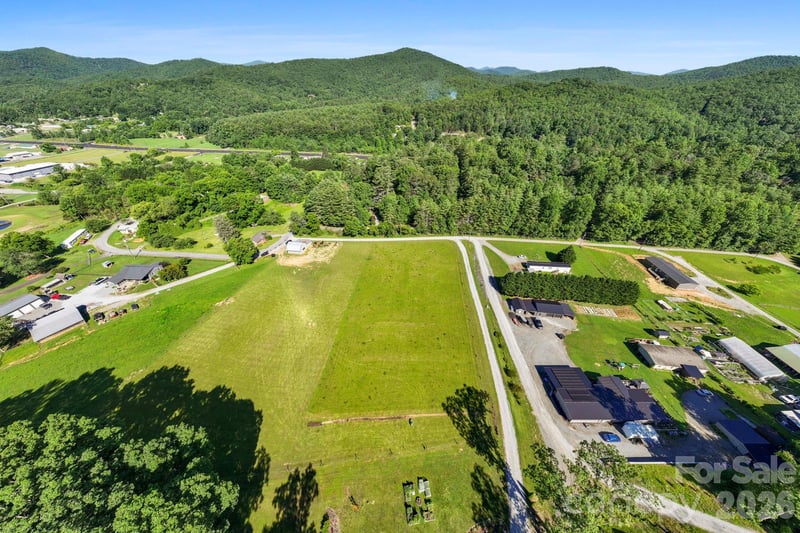 000 Big Valley Rd, Pisgah Forest, NC 28768