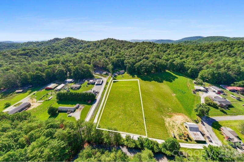 000 Big Valley Rd, Pisgah Forest, NC 28768