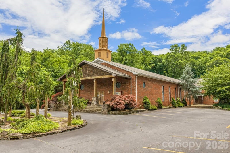 1127 Franklin Grove Church Rd, Bryson City, NC 28713