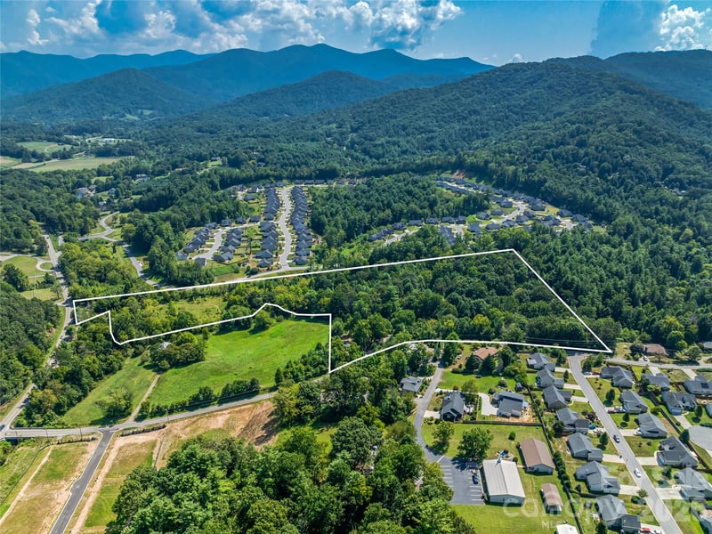 28 Pleasant Grove Rd, Weaverville, NC 28787