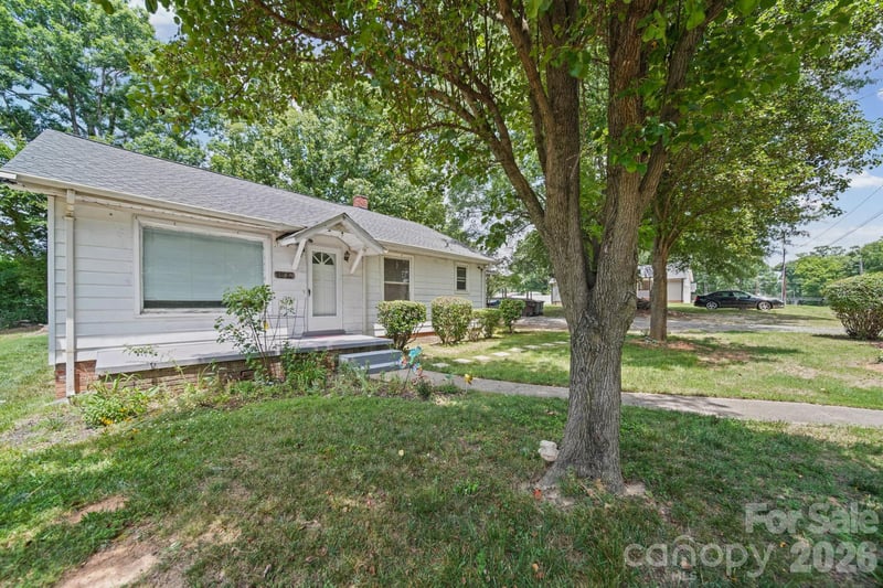 1911 Glenwood St, Kannapolis, NC 28083