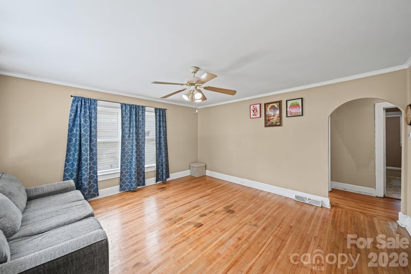 1911 Glenwood St, Kannapolis, NC 28083
