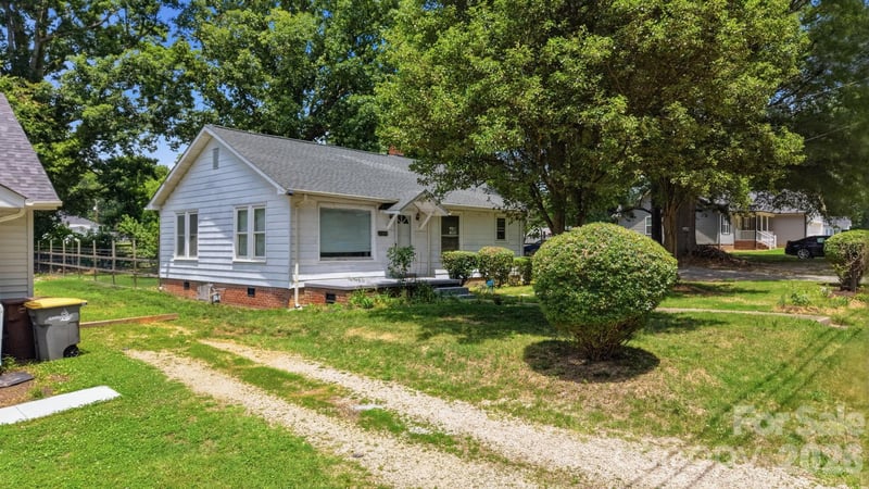 1911 Glenwood St, Kannapolis, NC 28083