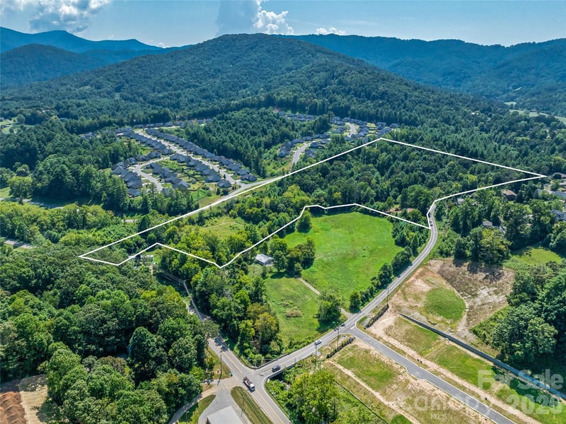 28 Pleasant Grove Rd, Weaverville, NC 28787