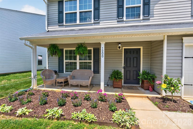 1200 Catawba Rn, Lowell, NC 28098